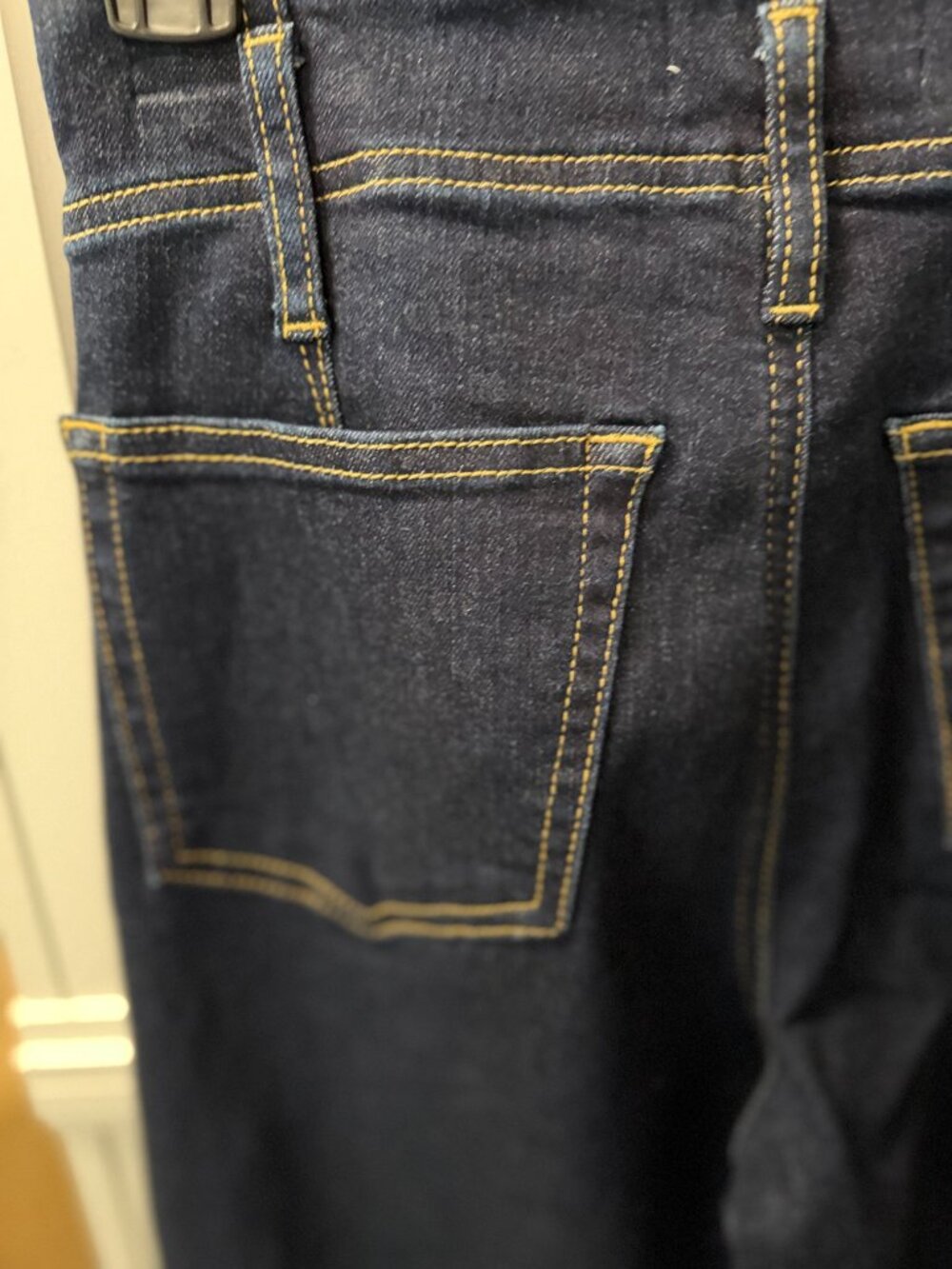 FRAME jeans NEVER WORN - Picture 4 of 8
